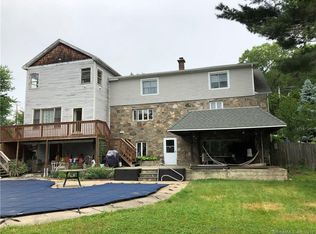 470 Shelton Rd, Trumbull, CT 06611