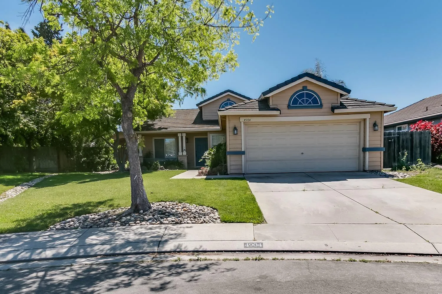 4904 Apple Farm Ln photo 1