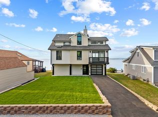 198 Shawomet Ave, Warwick, RI 02889