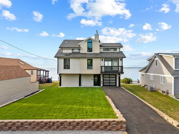 198 Shawomet Ave, Warwick, RI 02889