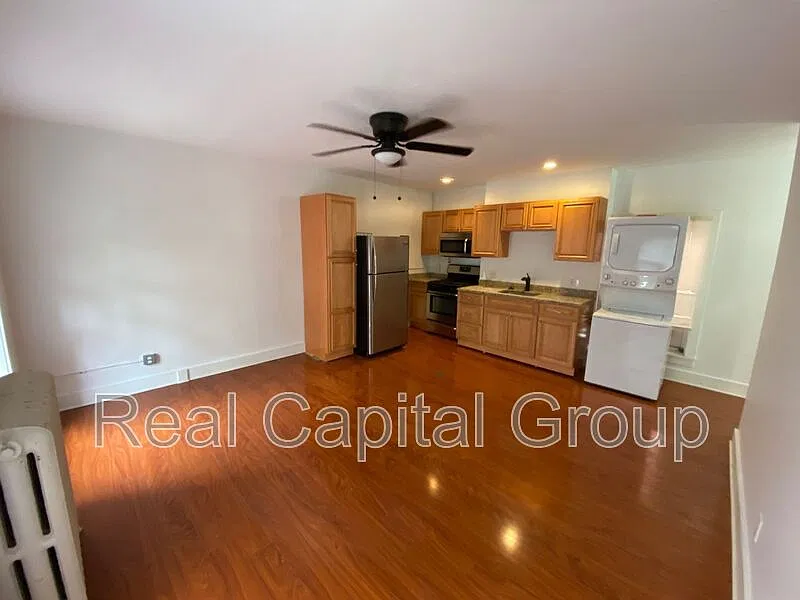 1 bed, 1.0 bath, $1,250 — Photo 3