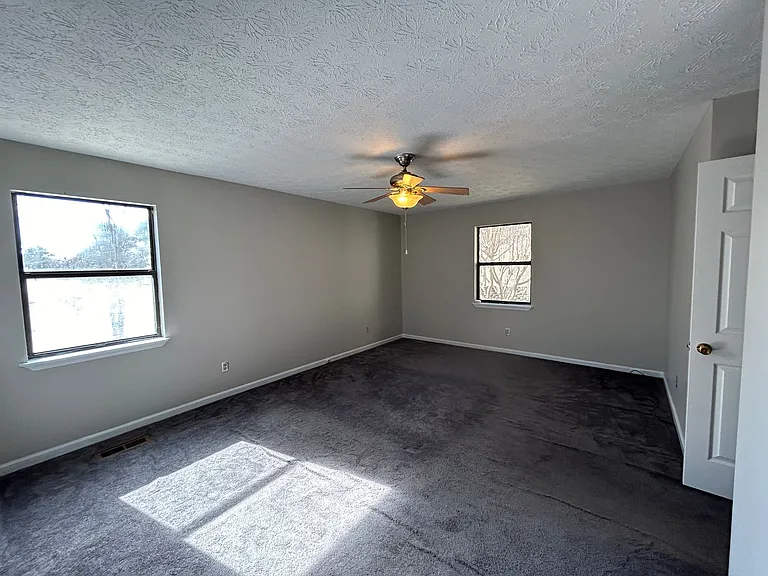 901 Locke Dr — Photo 17