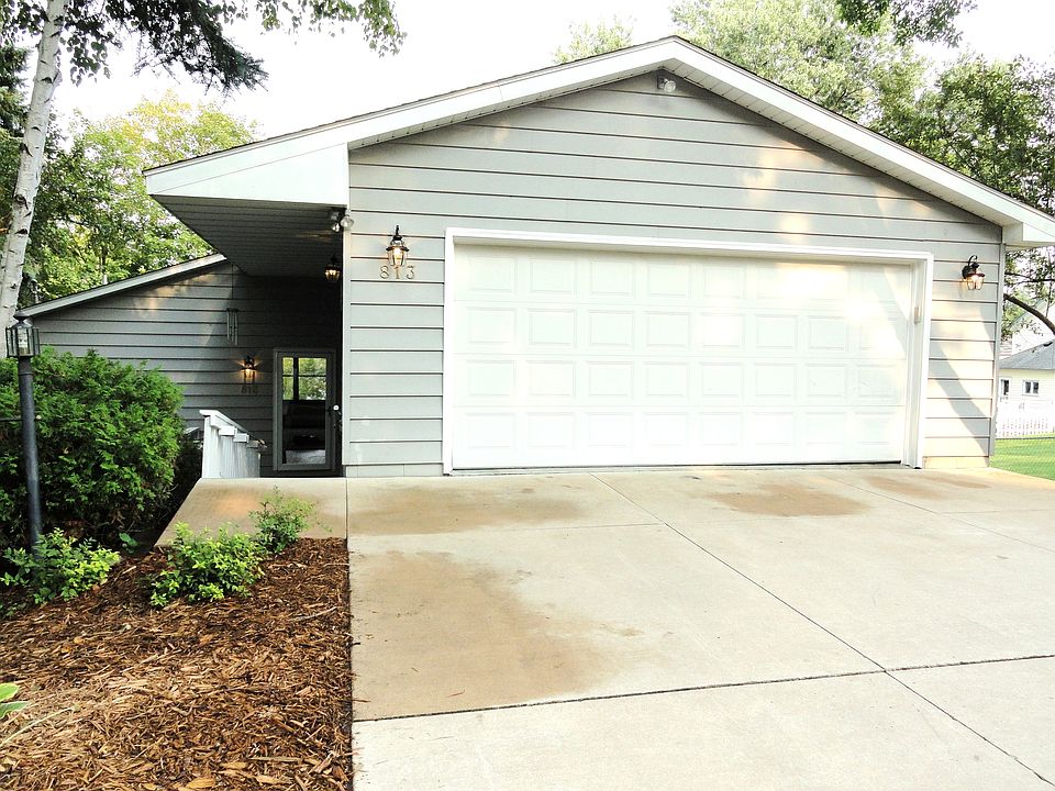 1st image of 813 Everett Dr