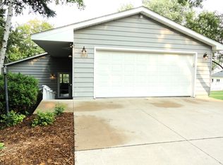 813 Everett Dr, Stillwater, MN 55082