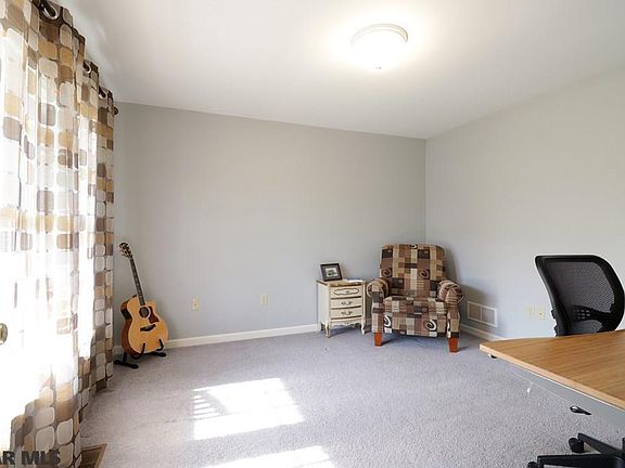 5th image of 221 Ghaner Dr