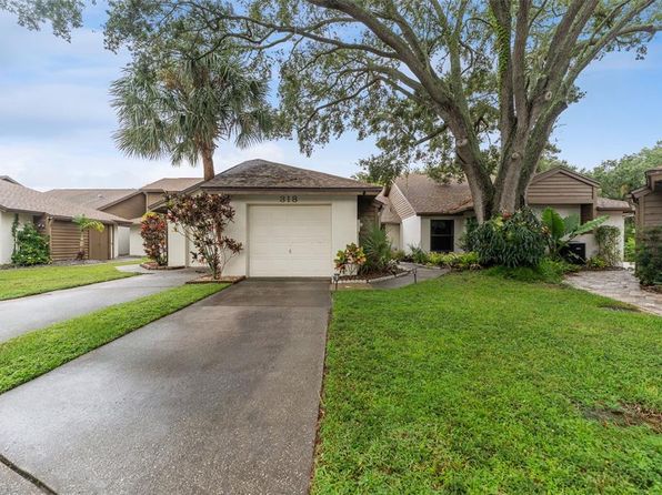 318 Parkside Ln, Safety Harbor, FL 34695