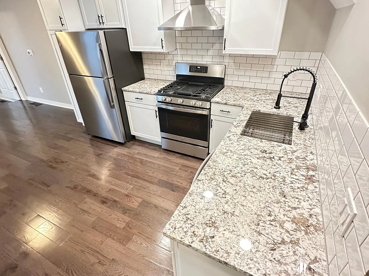 3 bed, $1,995 — Photo 3