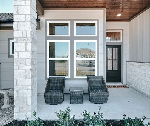 2nd image of 505 Town Hall Ln