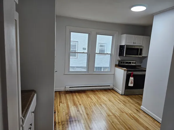 19 William St APT 1, Portland, ME 04103