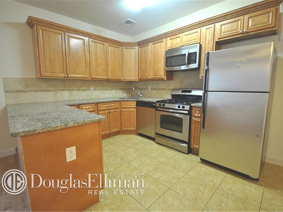 2nd image of 3416 Irwin Ave #2