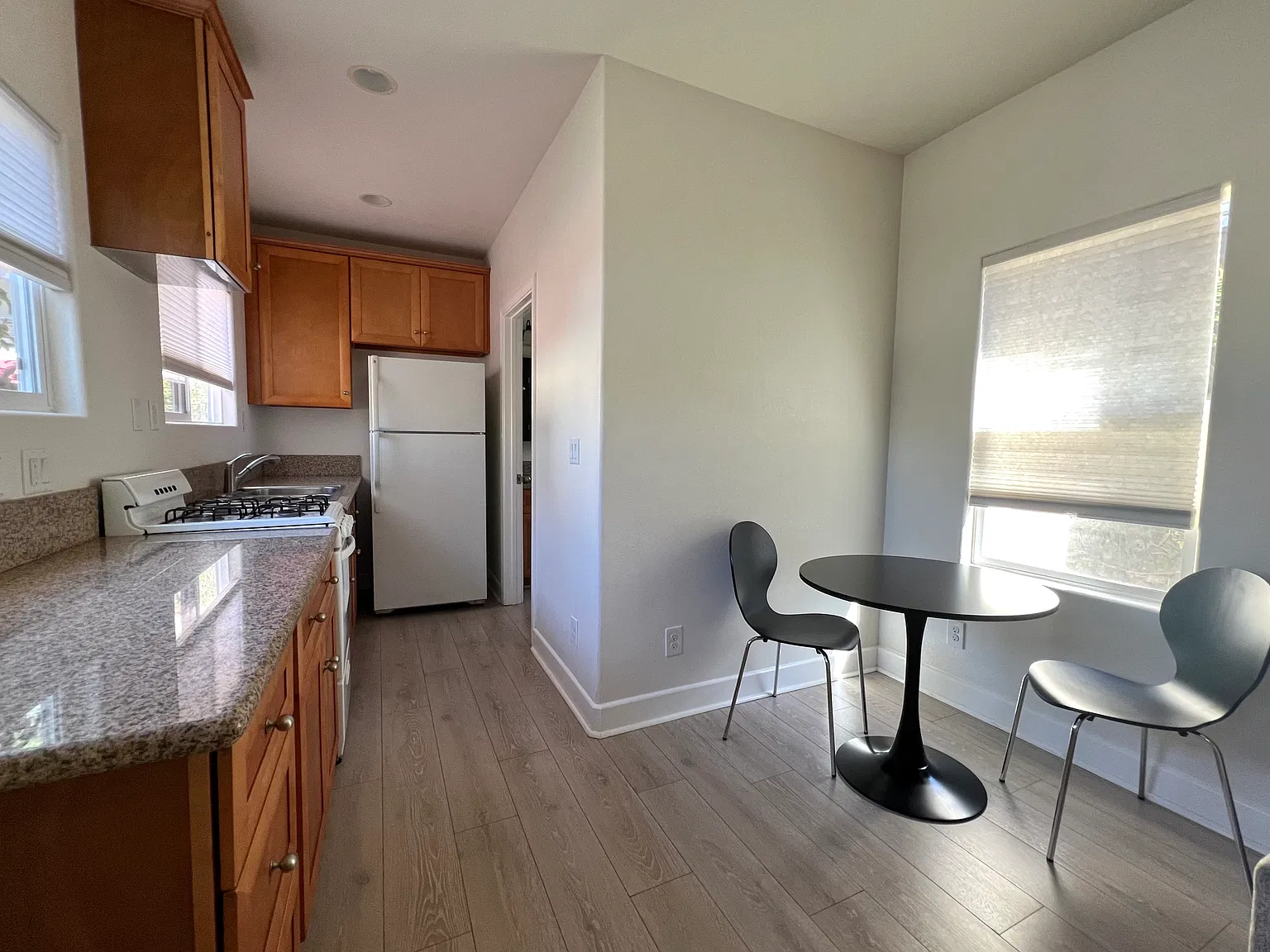 Studio, 350 sqft, $1,525 — Photo 4