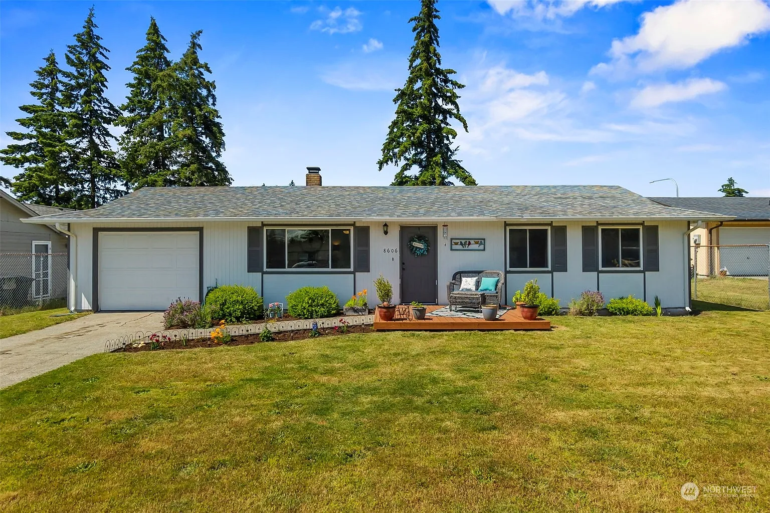 8606 Queets Drive NE photo 1