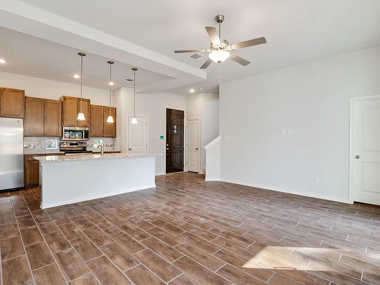 139 San Salvador Ave #3 — Photo 8
