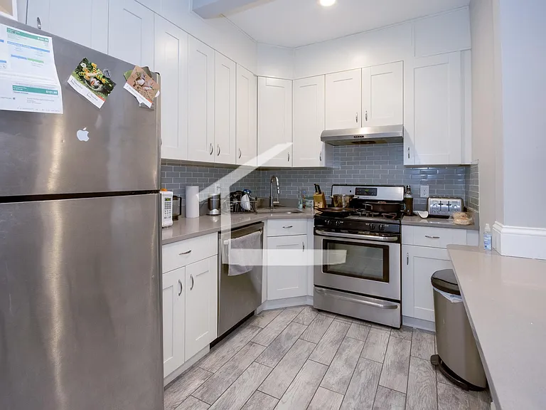 77 Linden St #1 — Photo 5