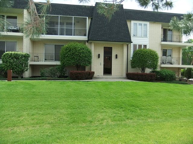 1st image of 15721 S Deerfield Ct #1E