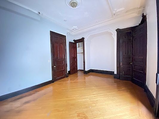 4th image of 158 Hancock St #2