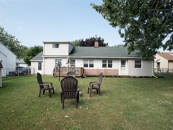 3rd image of 17-19 Starcrest Dr