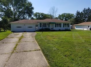 10992 Gregory Ln, North Royalton, OH