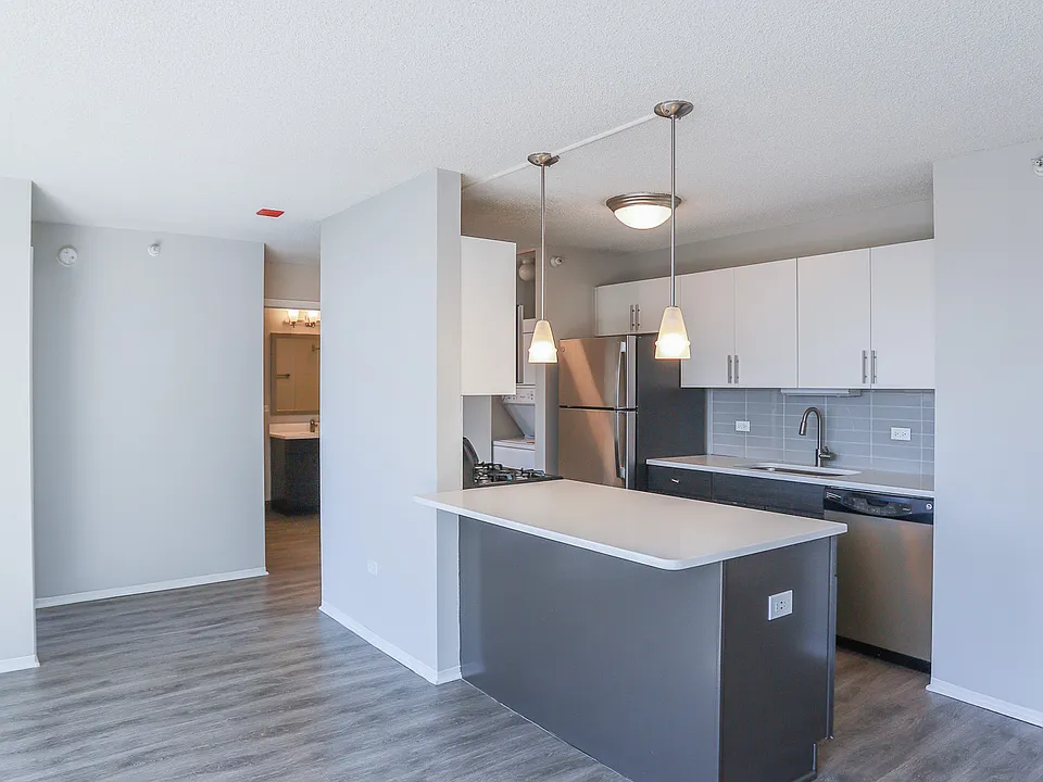 181 N Jefferson St #1110