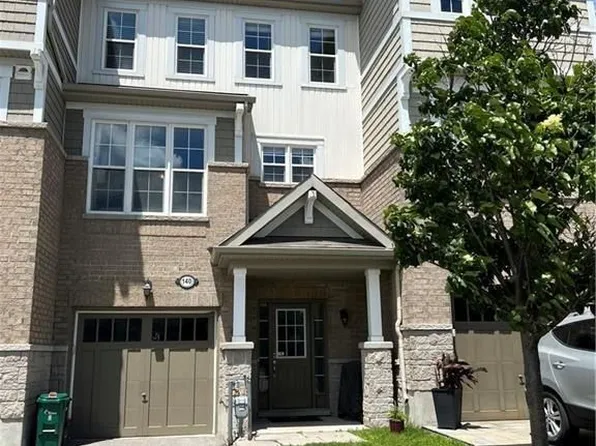 140 Battersea Cres, Ottawa, ON K2T 0C5