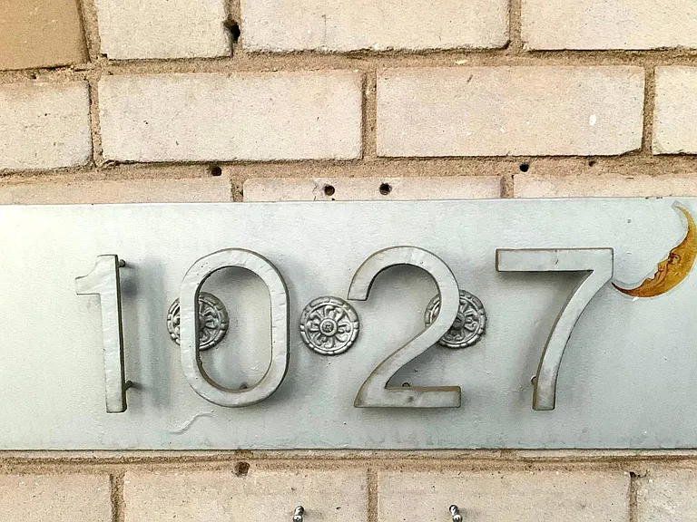 1027 E Palm Ln — Photo 2