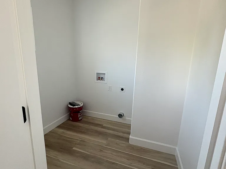 414 E Fremont St — Photo 14