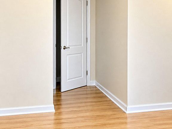 4th image of 105 Oak Shade Rd