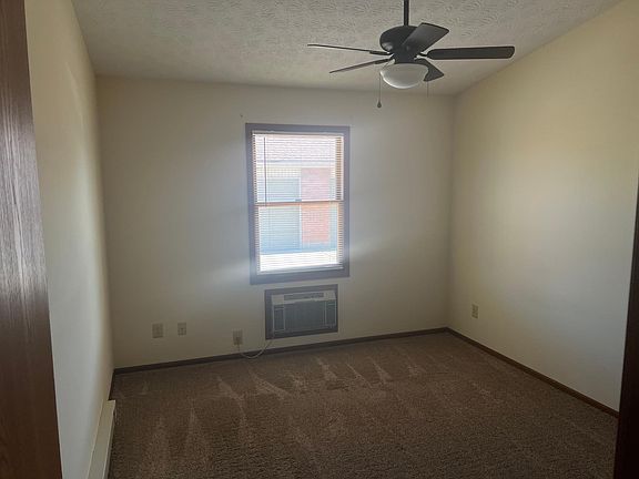 5th image of 1565 Windridge Pl APT A