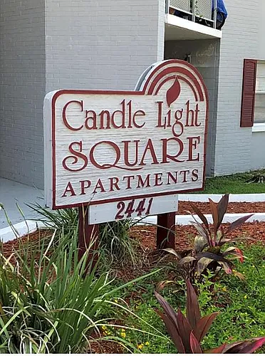Candlelight Square Photo 1