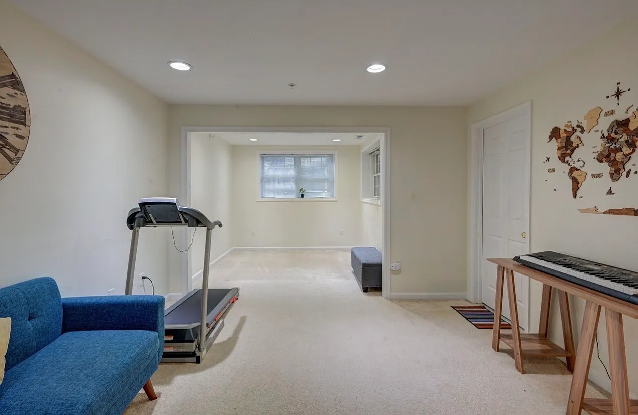3 bed, 2280 sqft, $3,400 — Photo 3