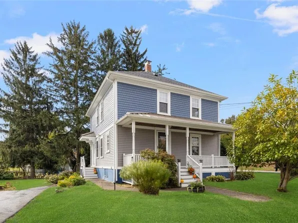 55 E Earle St, Cumberland, RI 02864