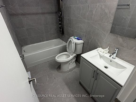 5th image of 2 Queen St S #6