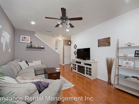 3rd image of 1474 Bentley Cir
