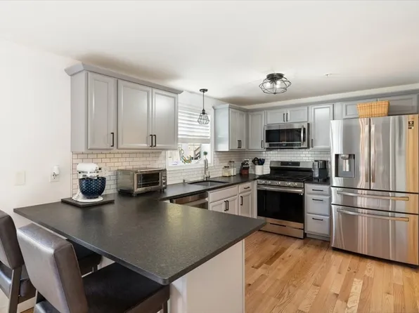 530 Mammoth Rd Unit 42, Dracut, MA 01826