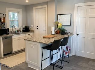 22 Summit St #1, Stonington, CT 06378