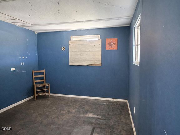 5th image of 4118 Hoskins St