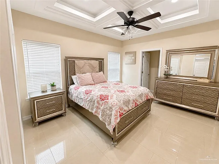 2708 E Imperial Oaks Dr — Photo 7