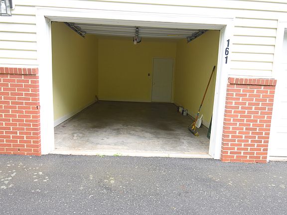 One car garage