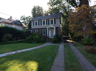 207 Pennsylvania Ave, Freeport, NY 11520