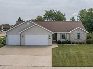 2300 Olde Country Cir, Kaukauna, WI 54130