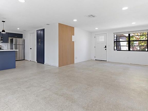 4th image of 3922 Darlington Rd