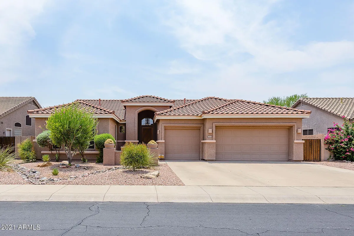 Building Photo - 4707 E Robin Ln