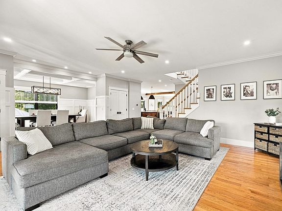 4th image of 11 Locke St