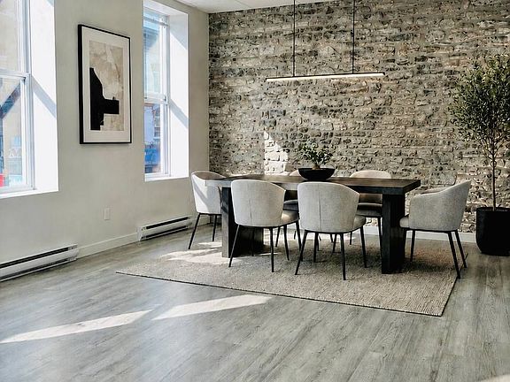 4th image of 199 King St W #1