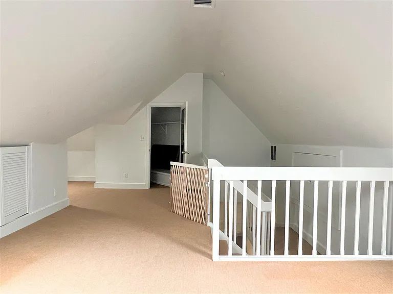 15 Hammersmith Rd #16 — Photo 23