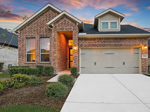 2nd image of 10235 Bayou Oaks Dr