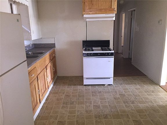 4th image of 1844 Rogers Ave