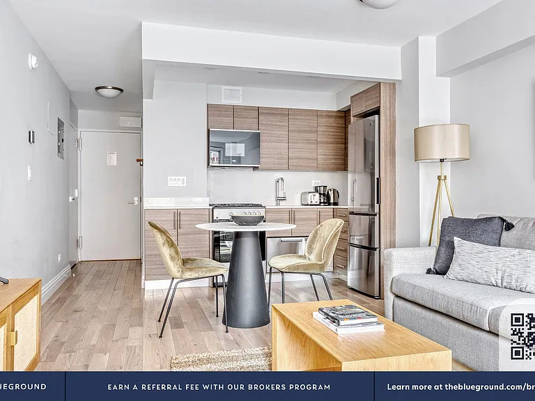 340 E 51st St #4J — Photo 4
