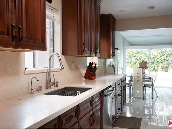 5th image of 3159 Hermosa Ave