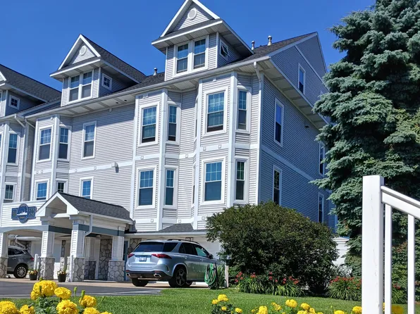 300 S Rath Ave Unit 5, Ludington, MI 49431